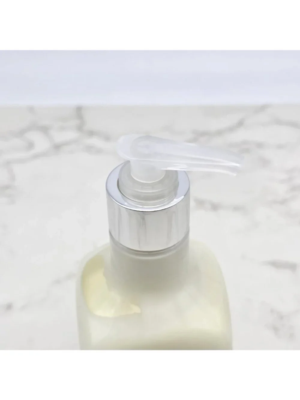 Bath and Body Works Sparkling Limoncello Hand Lotion Olive Oil Pump 10oz NEW